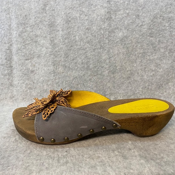 Sanita Size 40 Slip On Sandals Laser Cut Leather Flower Detail So Pretty! - Picture 7 of 12